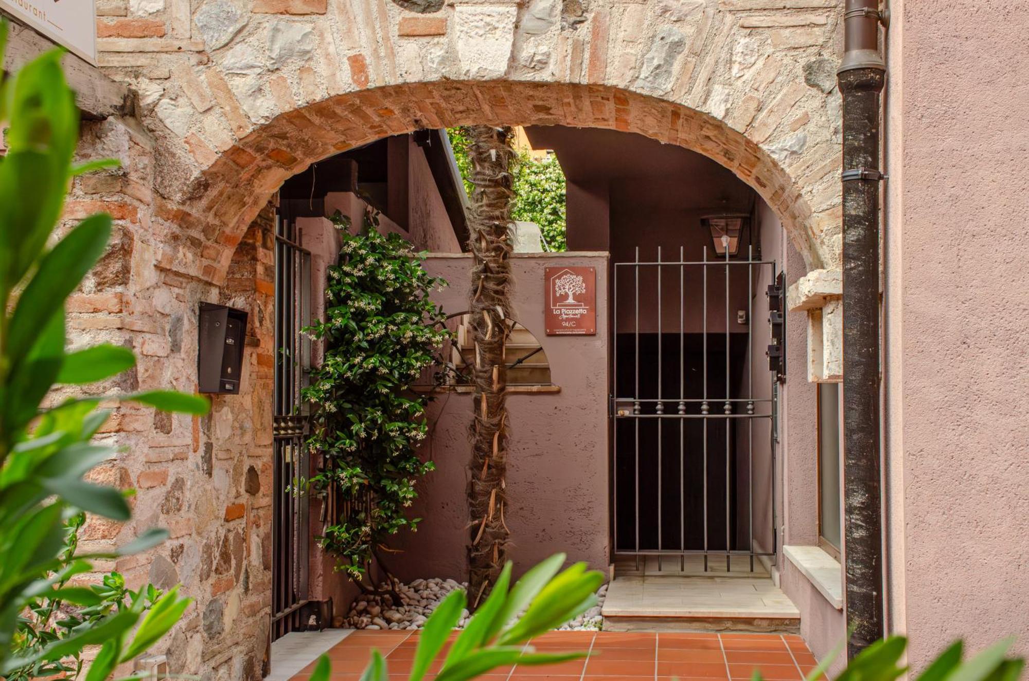 Appartamenti La Piazzetta Sirmione Luaran gambar